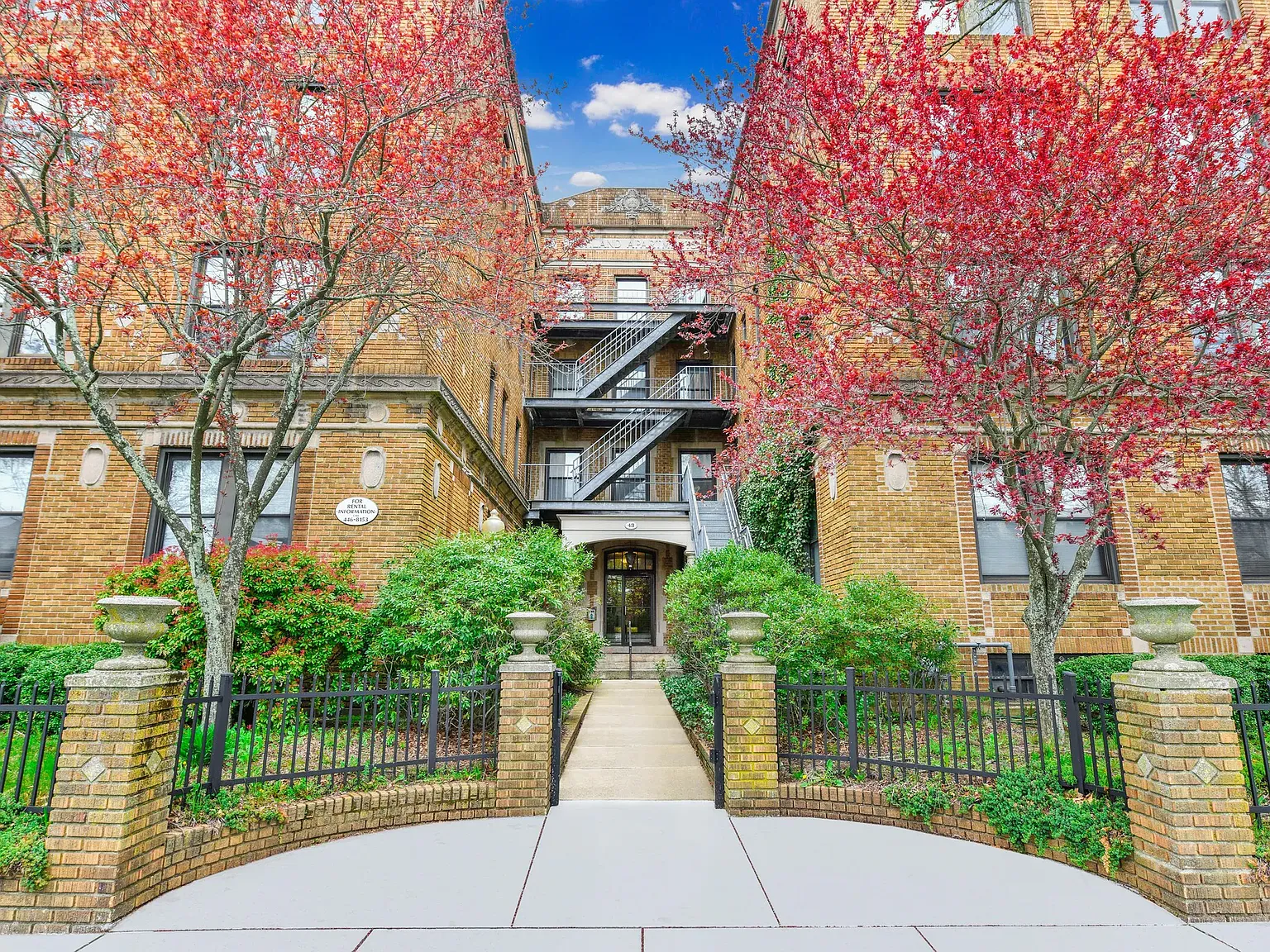Highland Apartments — Photo 1