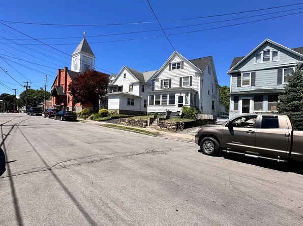 205 Garfield St Unit 3, East Rochester, NY 14445
