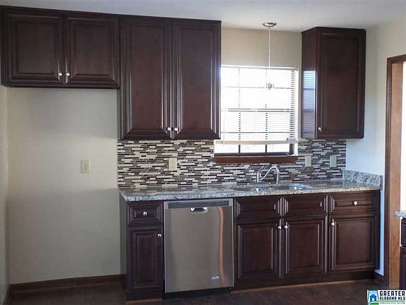 4th image of 2558 Redwood Ln
