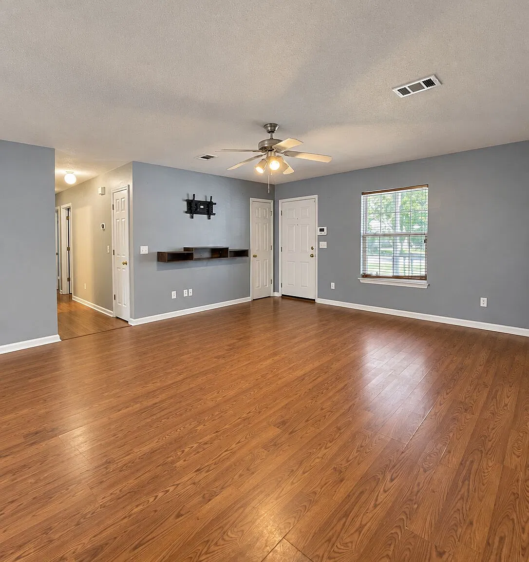 3 bed, 2.0 bath, 1424 sqft, $1,850 — Photo 3