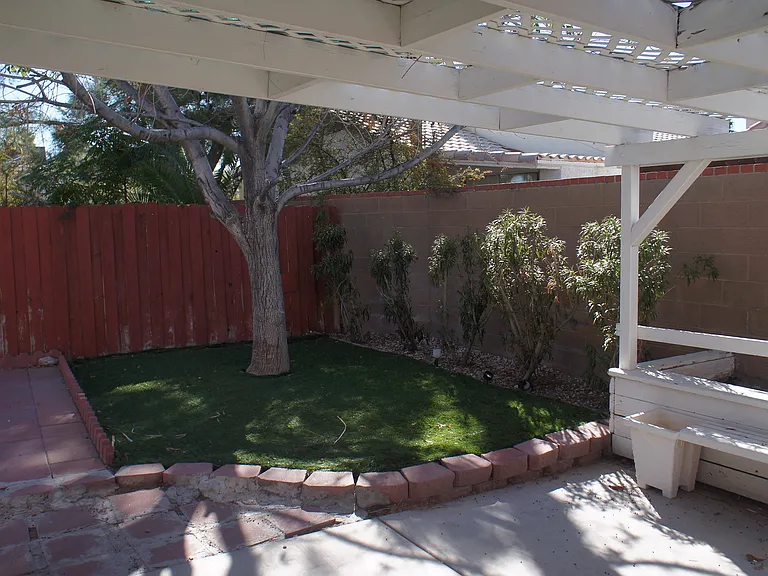 2705 Cheshire Ct — Photo 18