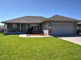 4509 SW Misty Harbor Dr, Topeka, KS 66610