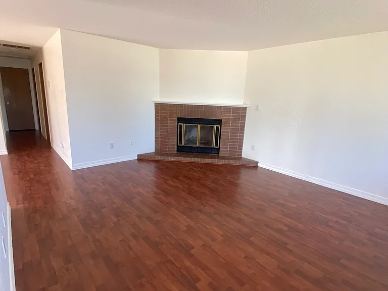 2634 W Texas St — Photo 5