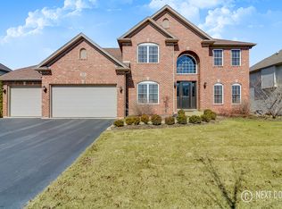 310 Berrywood Ln, Oswego, IL 60543