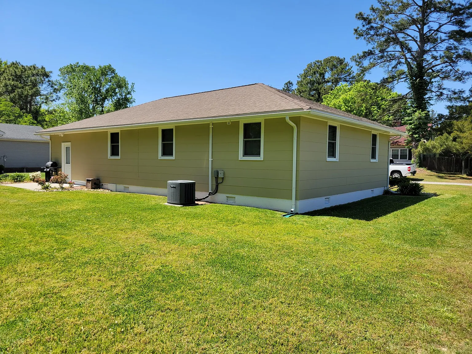 107 Jennings Dr — Photo 4