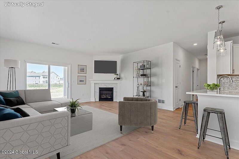 4th image of 10 Kendra Court