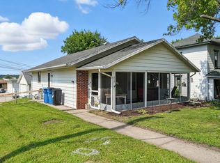 215 E 3rd St, Dixon, IL 61021
