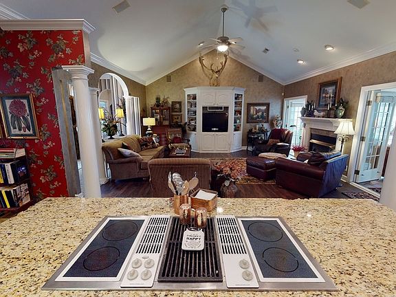5th image of 198 Graceland Dr