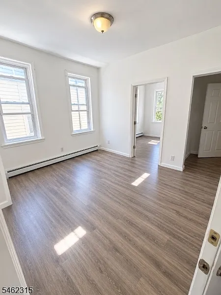 3 bed, 1.0 bath, $2,400 — Photo 4