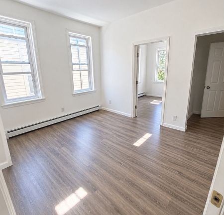 4th image of 537 S Park St