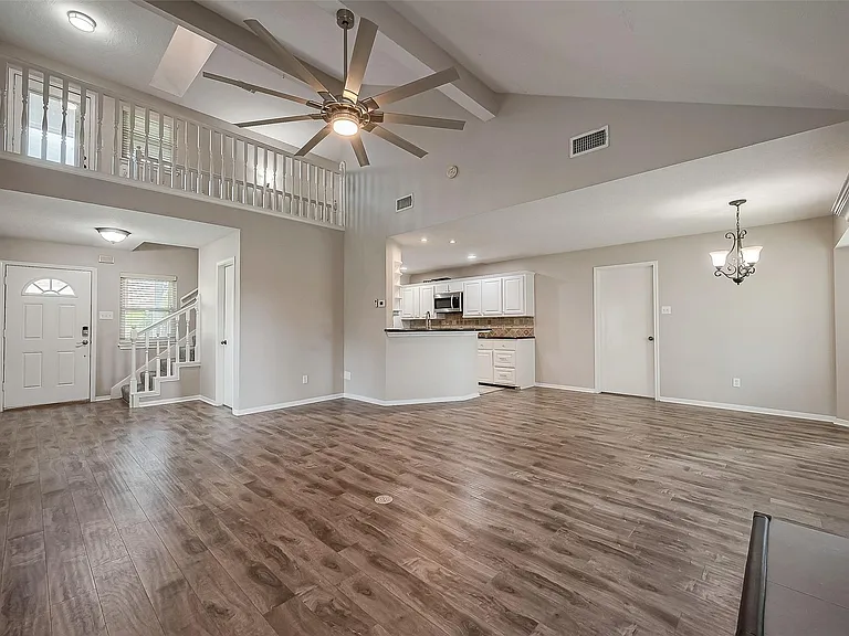 131 Cove Cir — Photo 11