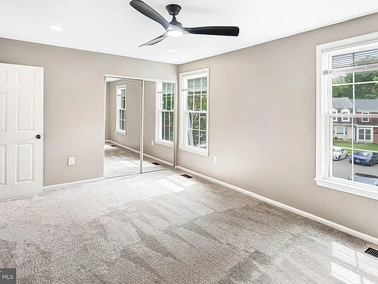 3234 Foothill St — Photo 10