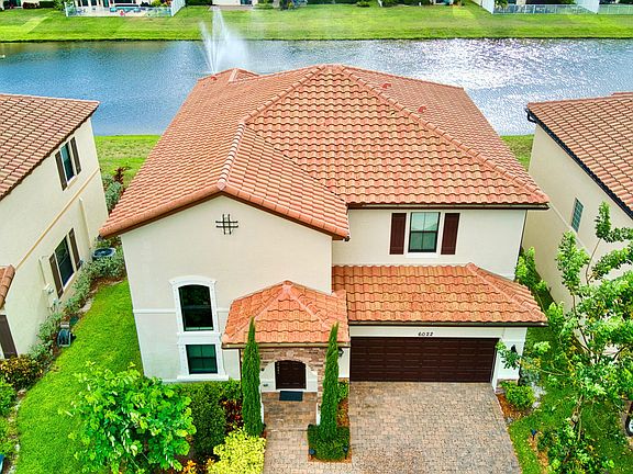 Home For Sale In RESERVE AT SUMMIT
