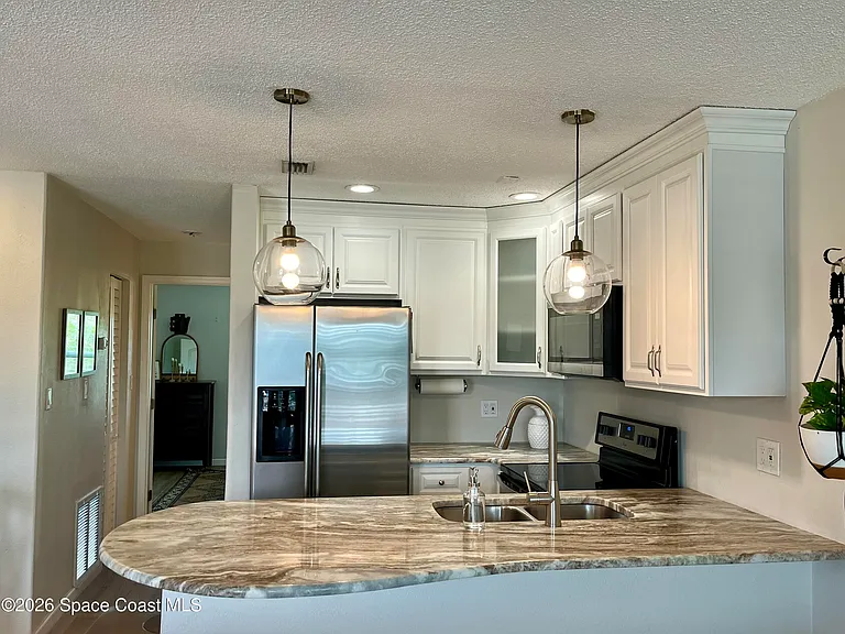300 Monroe Ave #21 — Photo 9
