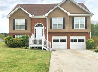 1660 Rose Pointe Dr, Loganville, GA 30052