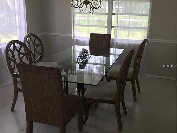 3rd image of 3954 Breezemont Dr