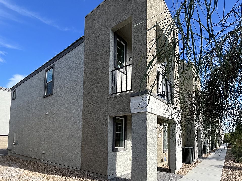 Corner townhouse