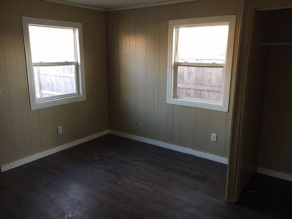 4th image of 318 N Darr Ave