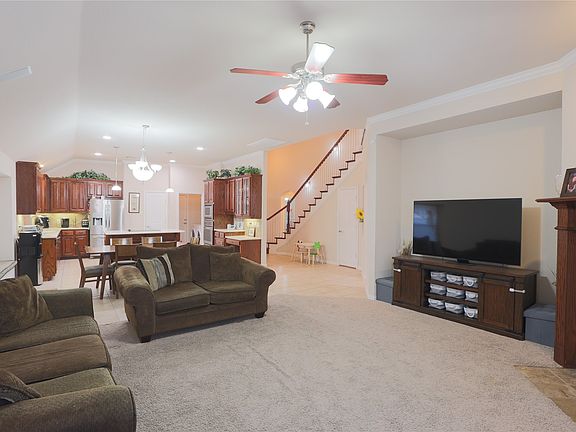 5th image of 209 Park Meadows Dr