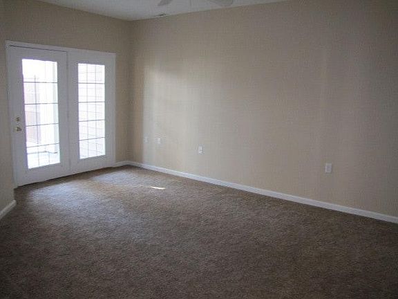 4th image of 7585A Mansion Cir