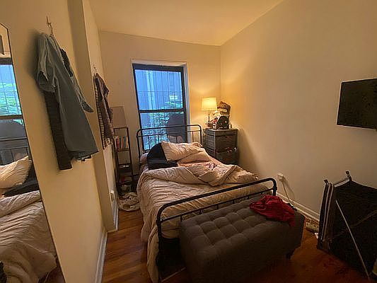 4th image of 493 Amsterdam Ave #2R