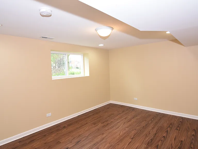 9761 Schiller Blvd — Photo 14