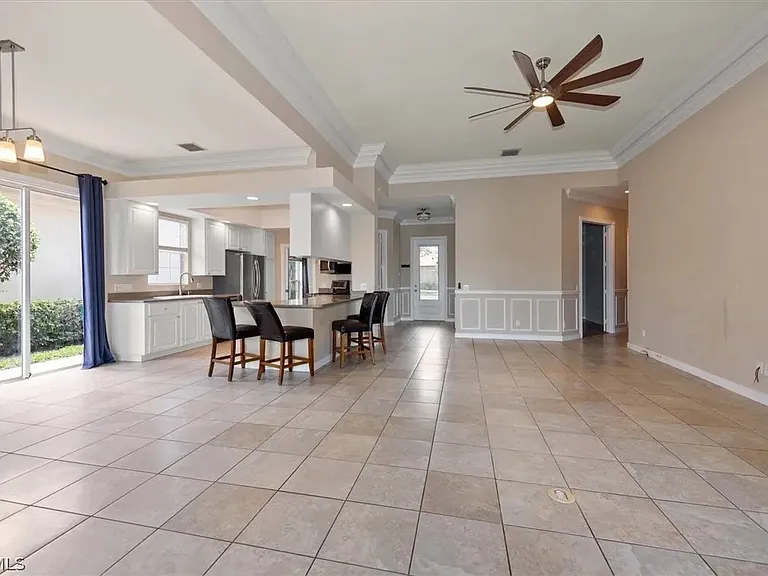 Family room / kitchen