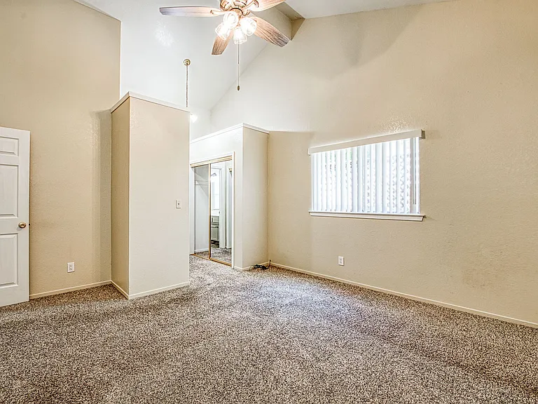 6053 N Mitre Ave — Photo 23