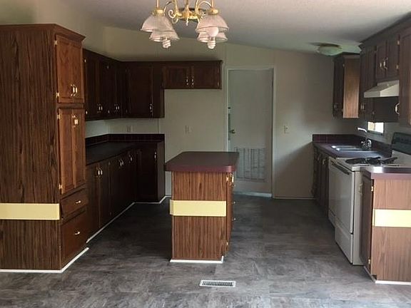 4th image of 139 Cedar Springs Dr
