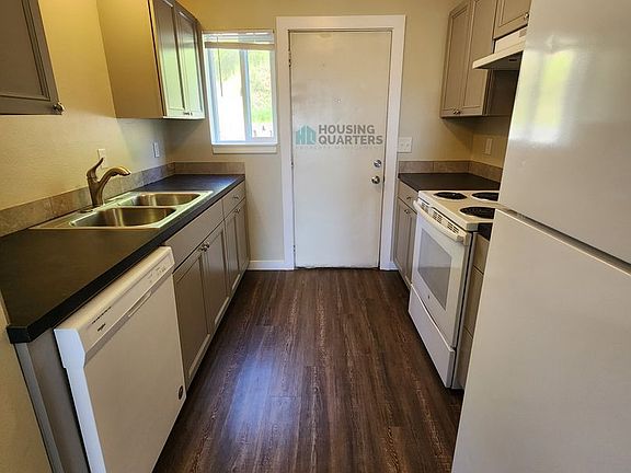 3rd image of 2915 N Mayfair St #8