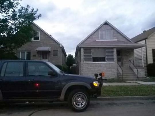 2nd image of 5041 W Byron St