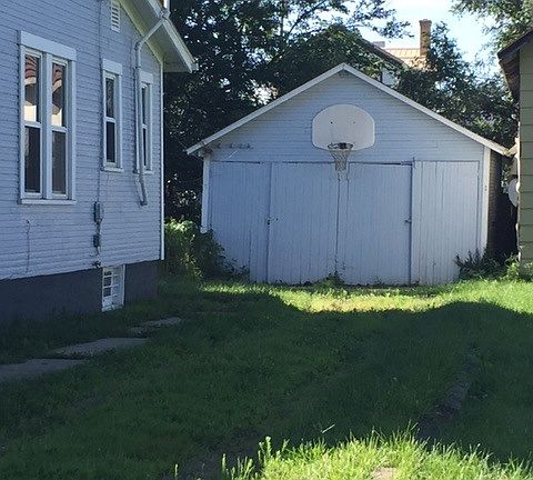 2nd image of 414 E Sycamore St