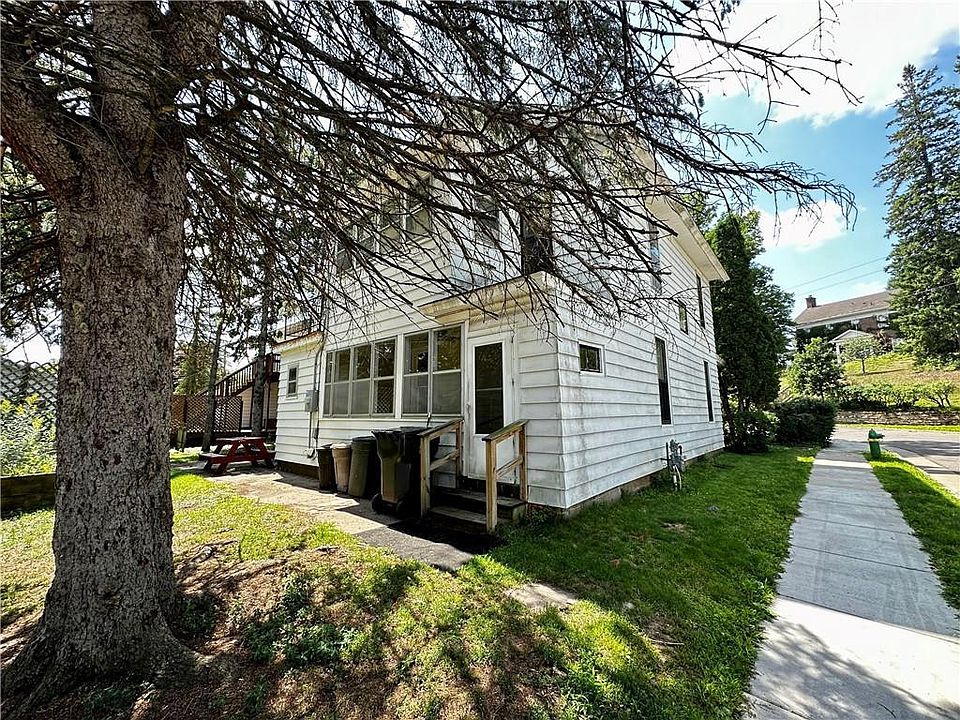 923 Bridge Street Chippewa Falls WI 54729 Zillow