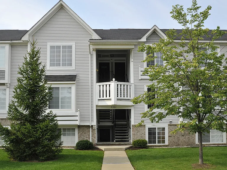 Walking Paths to Apartments