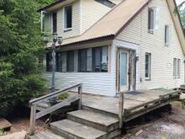 134 Firehouse Rd, Pocono Pines, PA 18350