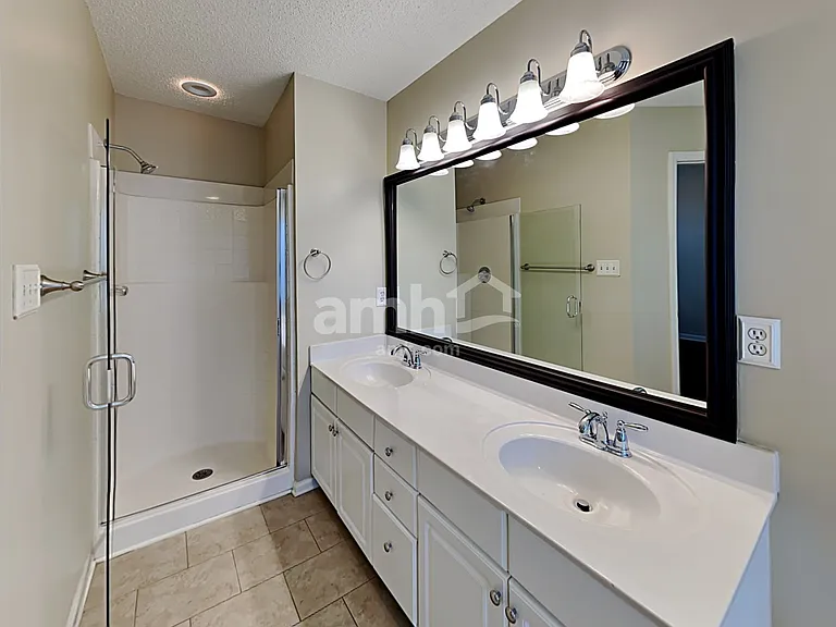 8633 Swarthmore Dr — Photo 11