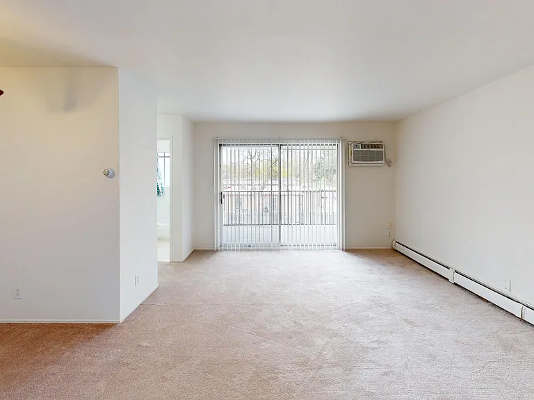 Denway Circle Apartments — Photo 39