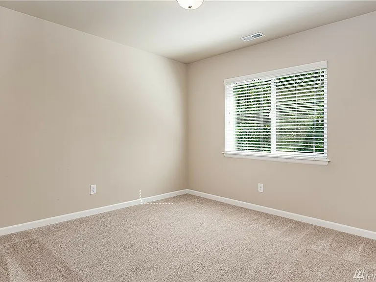 8239 NE 196th St — Photo 31