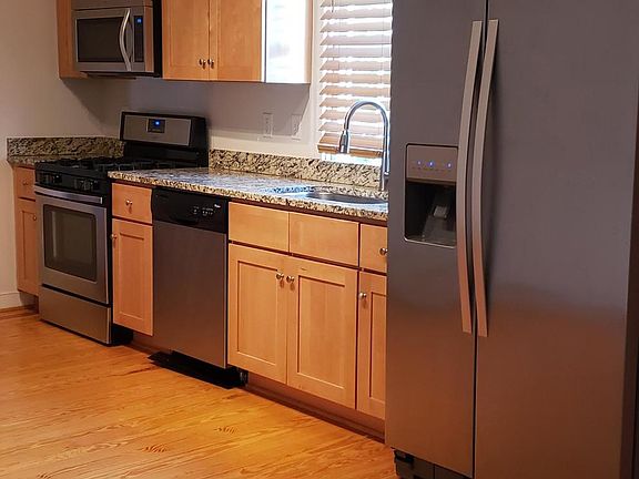 2nd image of 2104 Parkwood Ave #2