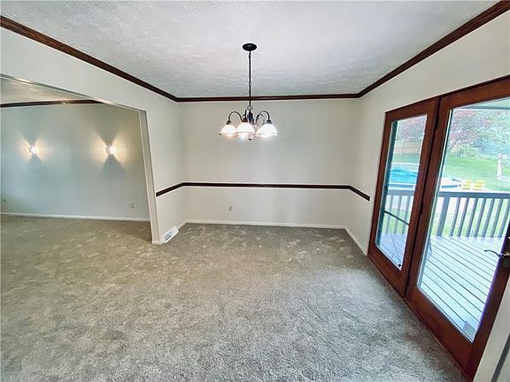 5th image of 6414 Union Ave