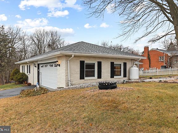 5th image of 11905 Dormayne Dr