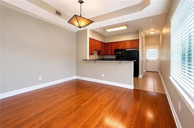 308 W Robert E Lee Blvd — Photo 3
