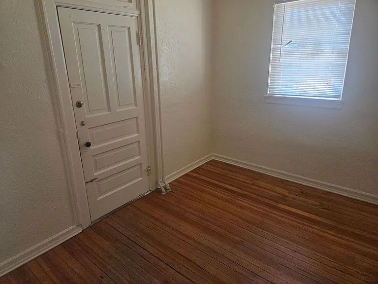 834 N Clarkson St — Photo 14