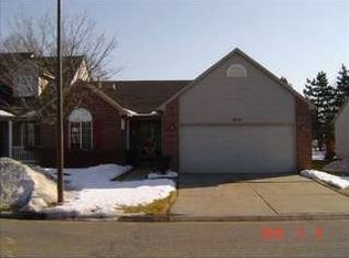 274 Redmaple Ln, Brighton, MI 48116