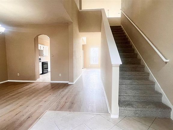 2nd image of 7218 Chasegrove Ln