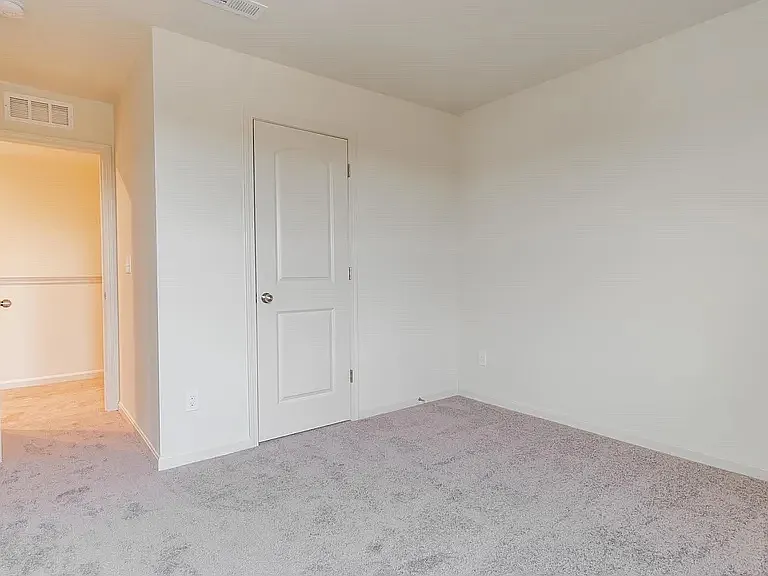 4003 White Pine Ln — Photo 10