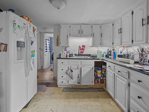 2nd image of 42 Taunton Ave