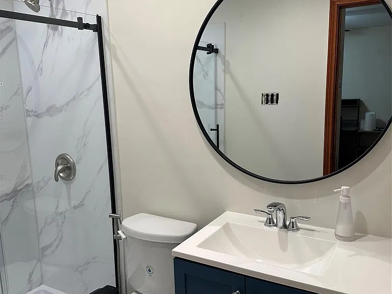 6507 Morningside Dr #UPSTAIRS — Photo 12