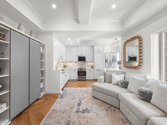 4th image of 160 Central Park S #1817