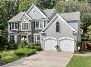 2873 Tynewick Dr NE, Roswell, GA 30075